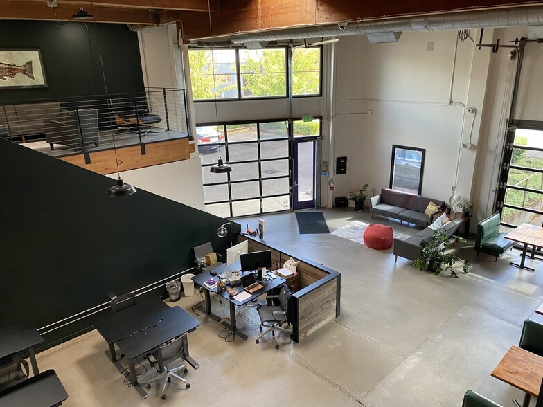 More Photos Of 2105-2121 SE 7th Ave, Portland Warehouse For Sale
