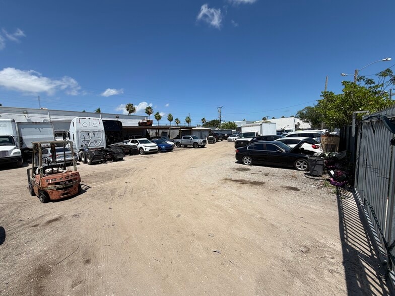 More Photos Of 10460 SW 187th Ter, Miami Warehouse For Sale
