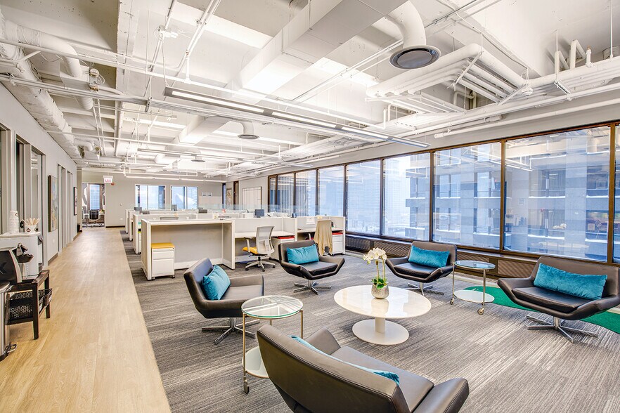 More Photos Of 55 W Wacker Dr, Chicago Office For Sale