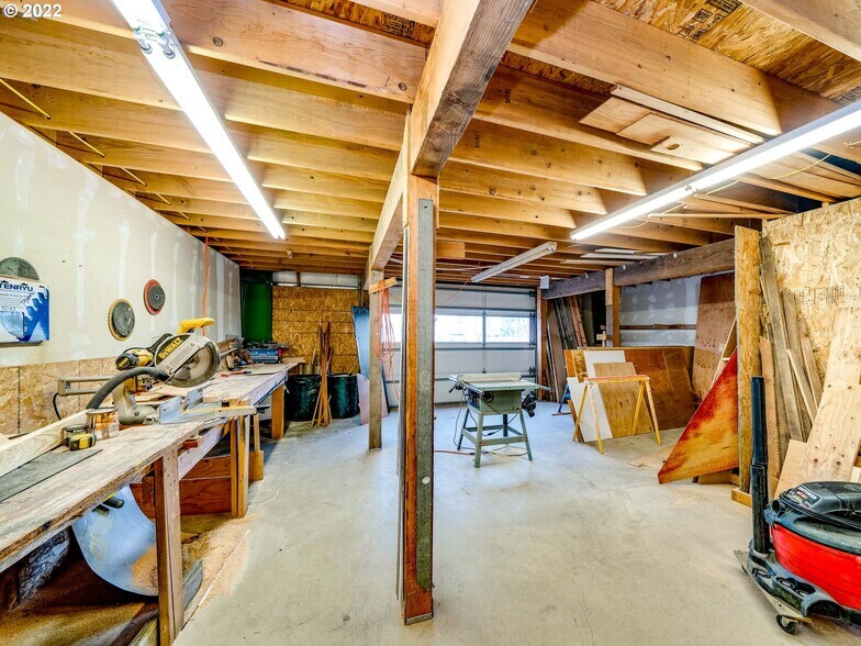 4190 Highway 101 N, Tillamook, OR 97141 Warehouse For Sale