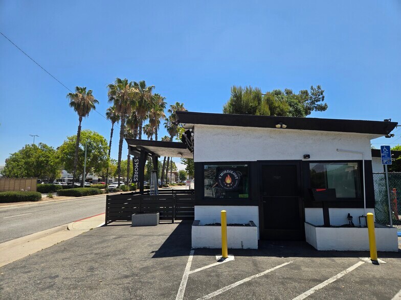 More Photos Of 922 W West Covina Pky, West Covina Storefront Retail Office For Lease