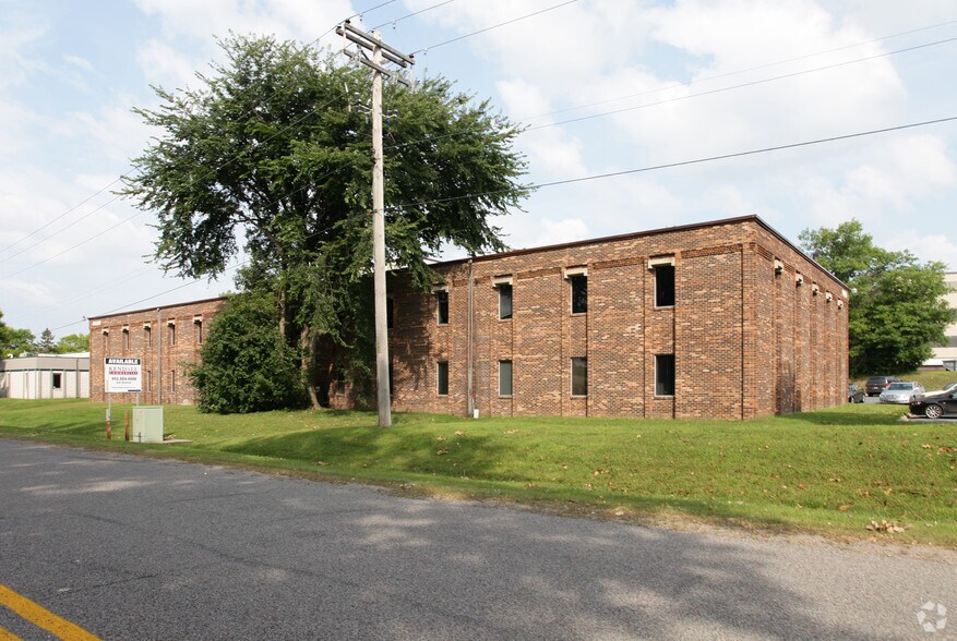 More Photos Of 6440 Flying Cloud Dr, Eden Prairie Office For Lease