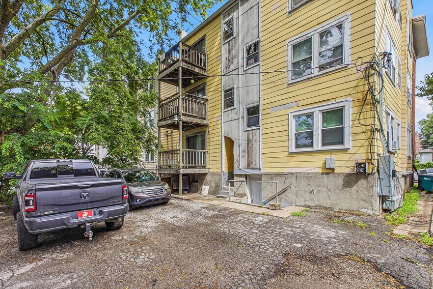 More Photos Of 1109 W 40th St, Kansas City Apartments For Sale