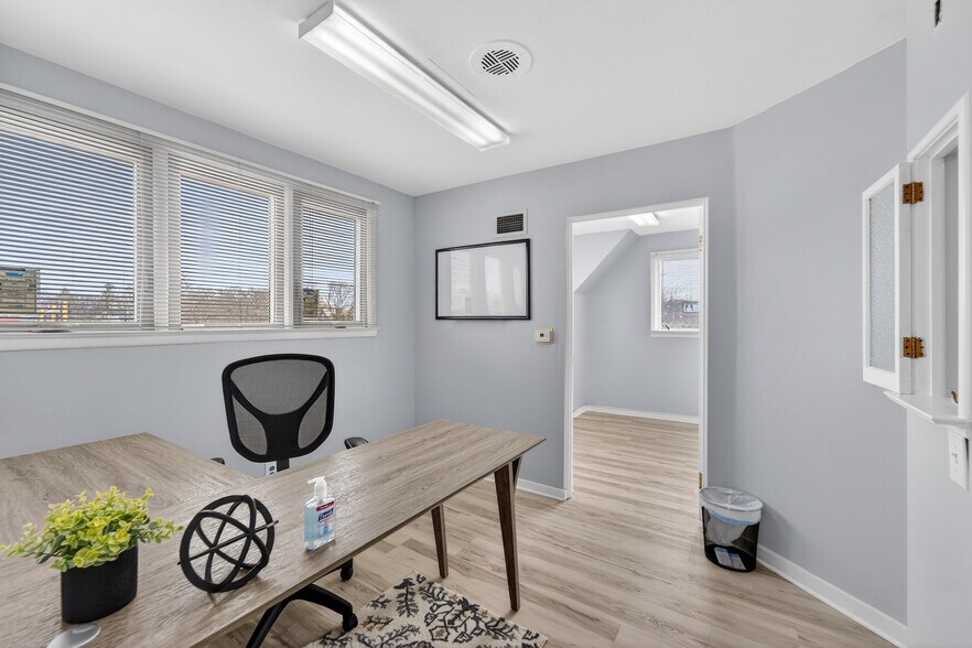 More Photos Of 2001 Capitol dr, Milwaukee Office For Sale