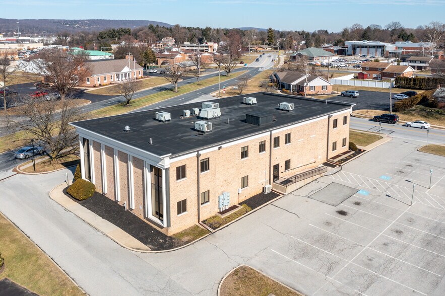 More Photos Of 2870 Eastern Blvd, York Office For Sale