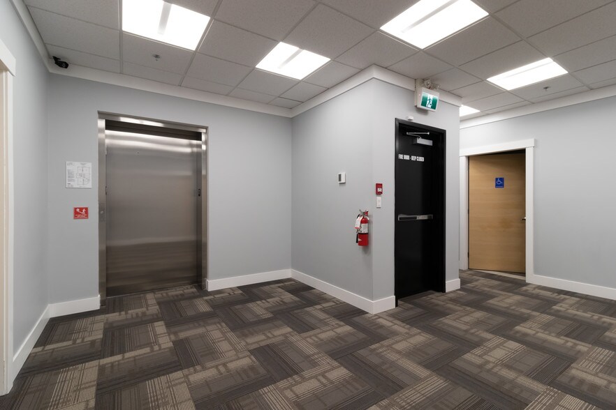 More Photos Of 30475 Cardinal Ave, Abbotsford Office For Sale