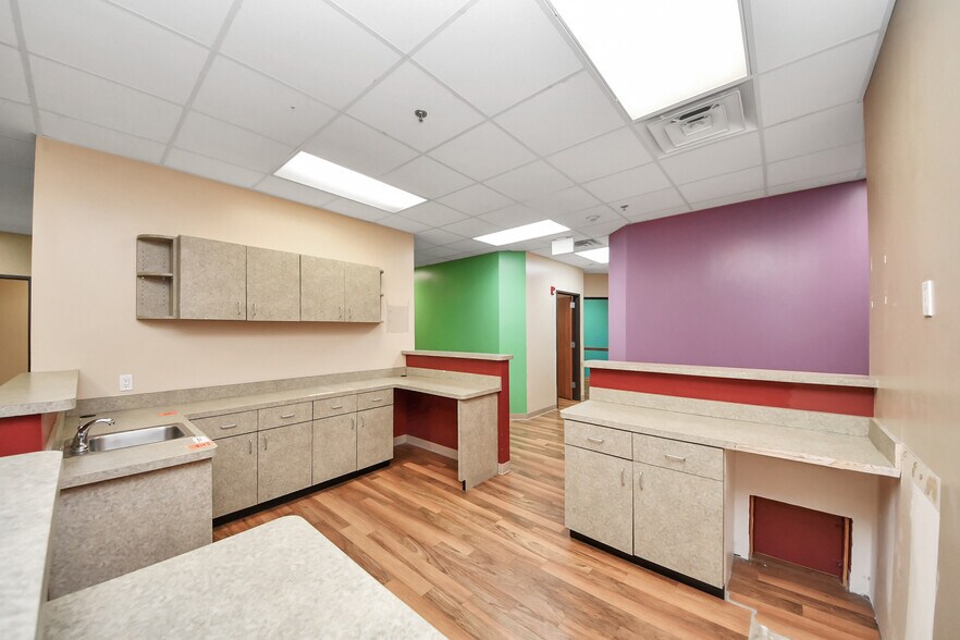 More Photos Of 3521 Town Center Blvd, Sugar Land Medical For Lease