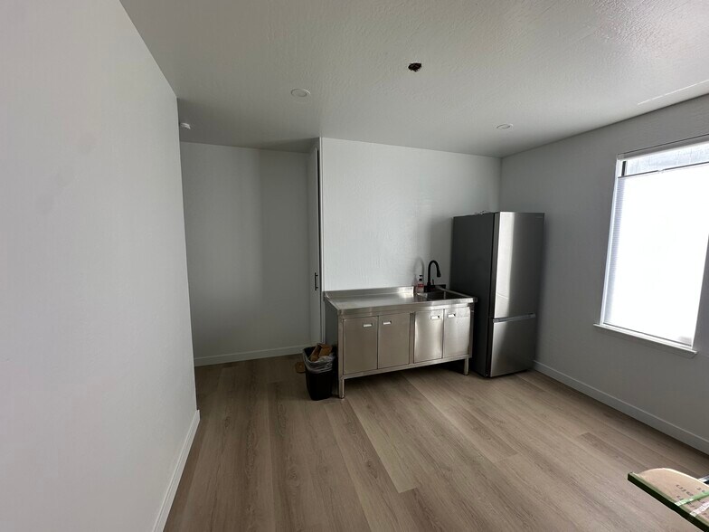 More Photos Of 1264 A St, Hayward Office For Lease