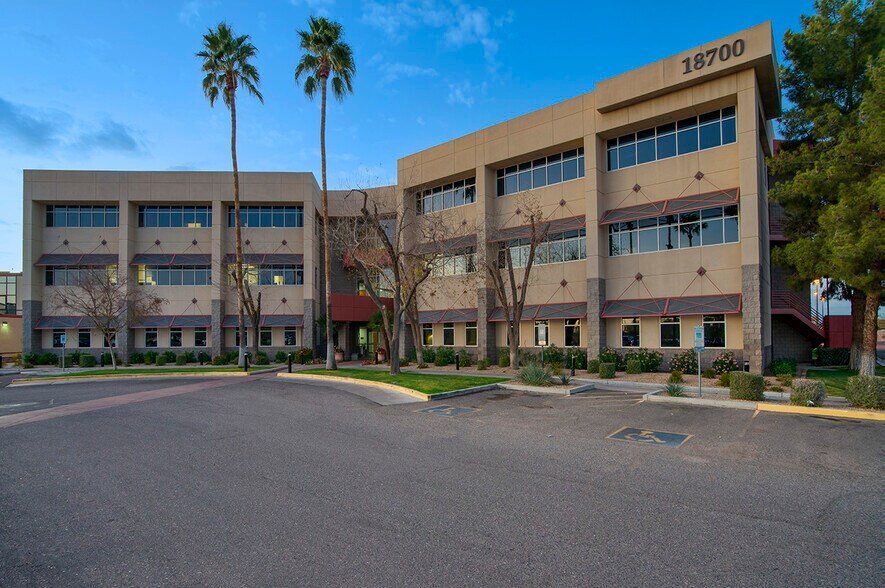 More Photos Of 18700 N 64th Dr, Glendale Medical For Lease