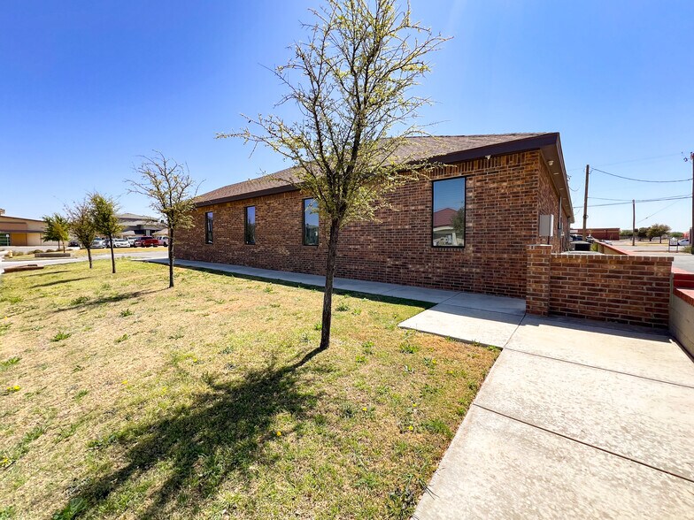 More Photos Of 5125 Sunmore Cir, Midland Office For Lease