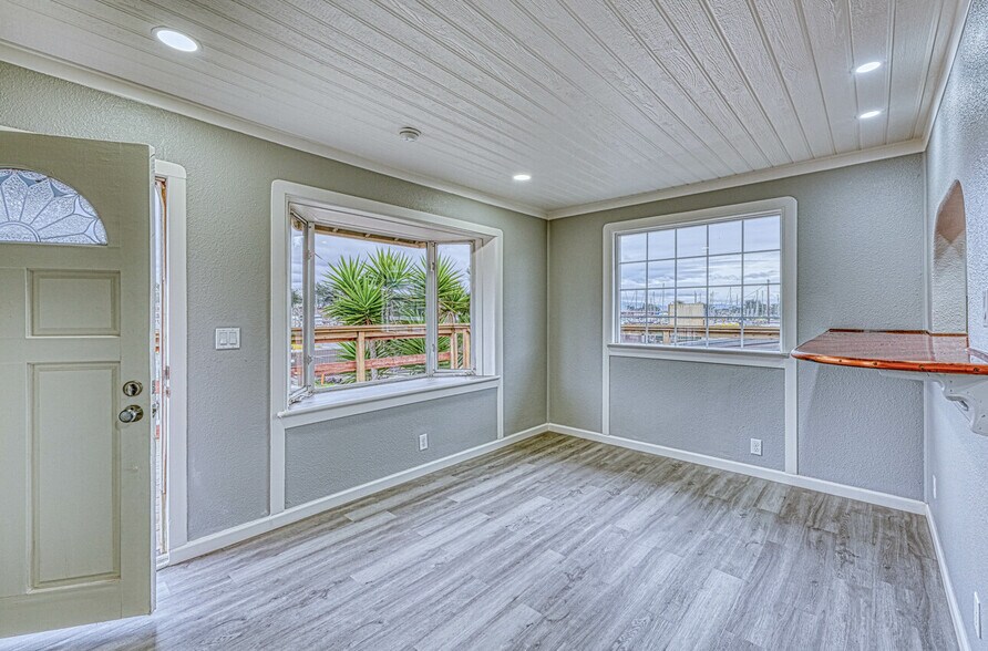 More Photos Of 7550 Sandholdt Rd, Moss Landing Warehouse For Sale