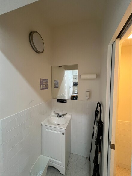 More Photos Of 614 Grand St, Brooklyn Office Residential For Lease