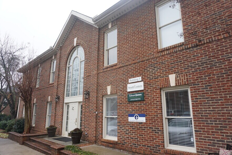More Photos Of 109C Laurens Rd, Greenville Office Residential For Lease
