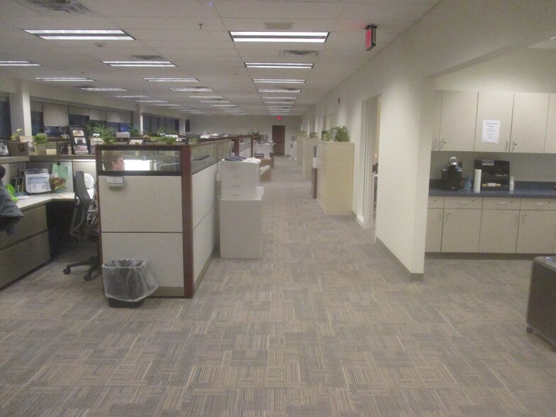 More Photos Of 705 E 60th St N, Sioux Falls Office For Sale
