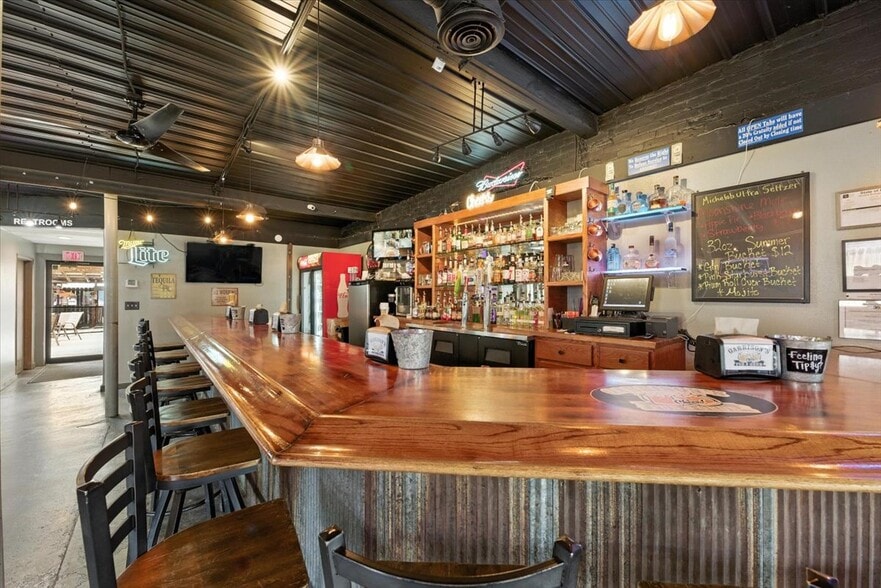 More Photos Of 501-503 Iowa Ave, Essex Storefront Retail Residential For Sale