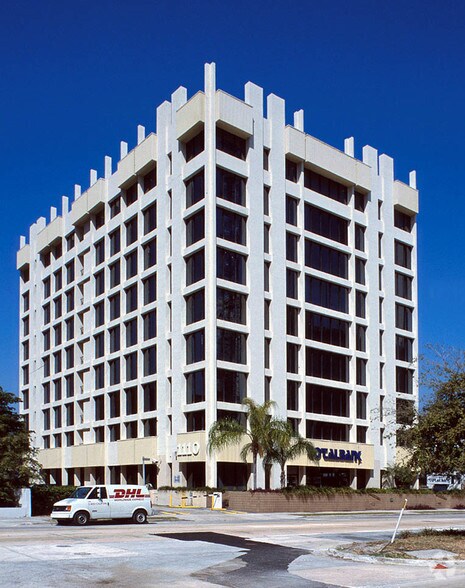 More Photos Of 1110 Brickell Ave, Miami Office For Lease