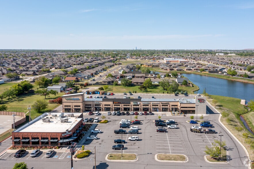 More Photos Of 835 SW 19th St, Moore Unknown For Lease