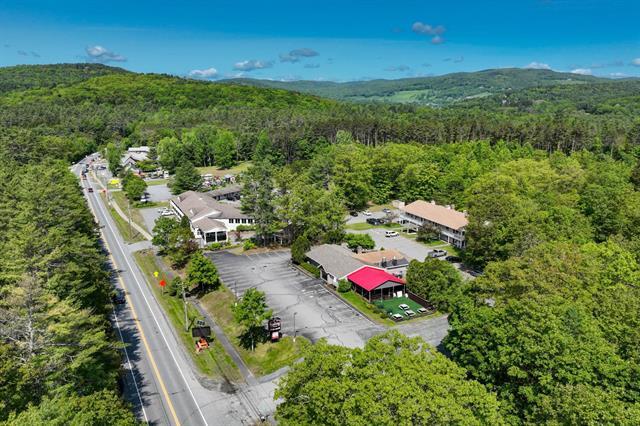 More Photos Of 20 Public Way, Quechee Restaurant For Sale