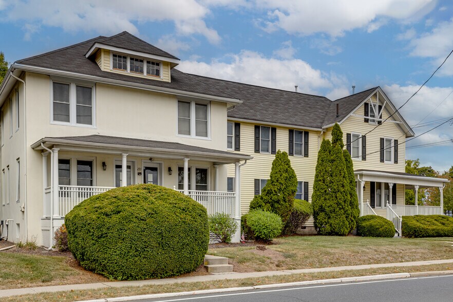 More Photos Of 221 S Main St, Flemington Office For Sale