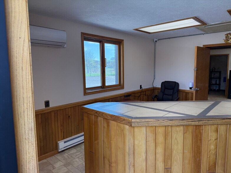 More Photos Of 4881 Pittsburgh Rd, Harrisville Light Distribution For Sale