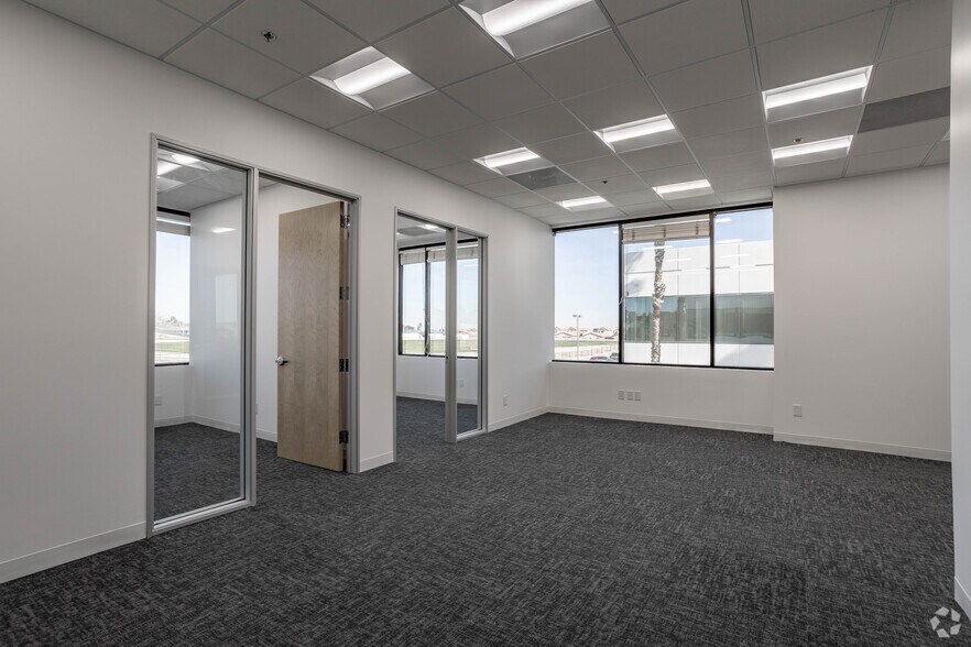 More Photos Of 12530 Hesperia Rd, Victorville Unknown For Lease