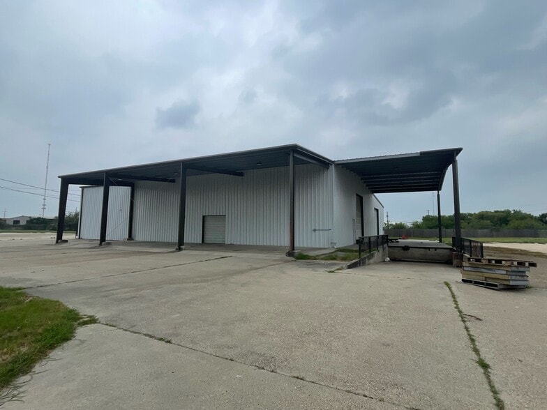 More Photos Of 3765 S US Highway 281, Alice Industrial For Sale