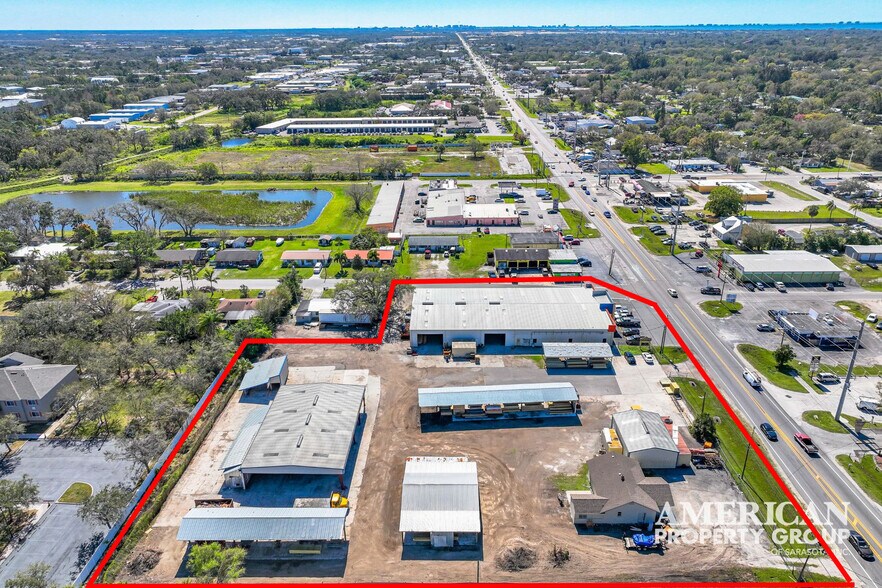 More Photos Of 5611 15th St E, Bradenton Freestanding For Lease