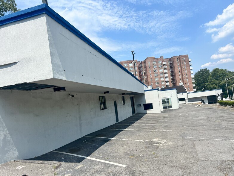 More Photos Of 1245 Central Park Ave, Yonkers Auto Dealership For Lease