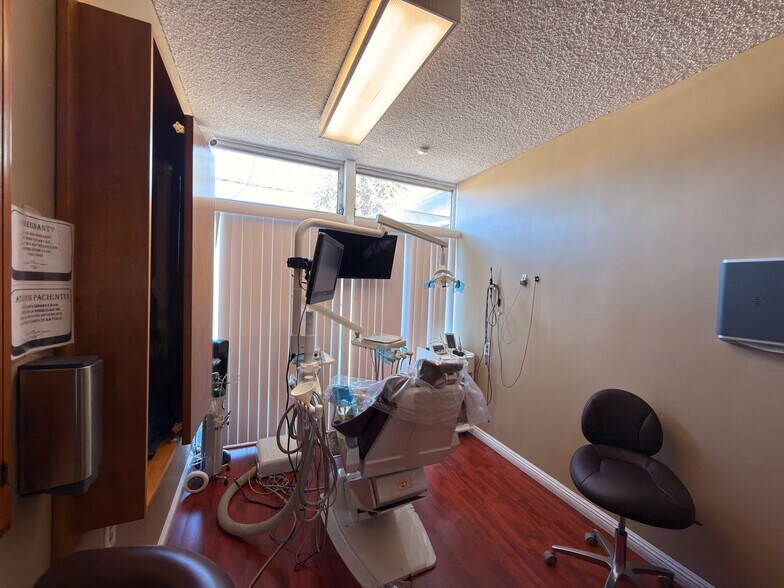 More Photos Of 1126 N Flower St, Santa Ana Medical For Sale