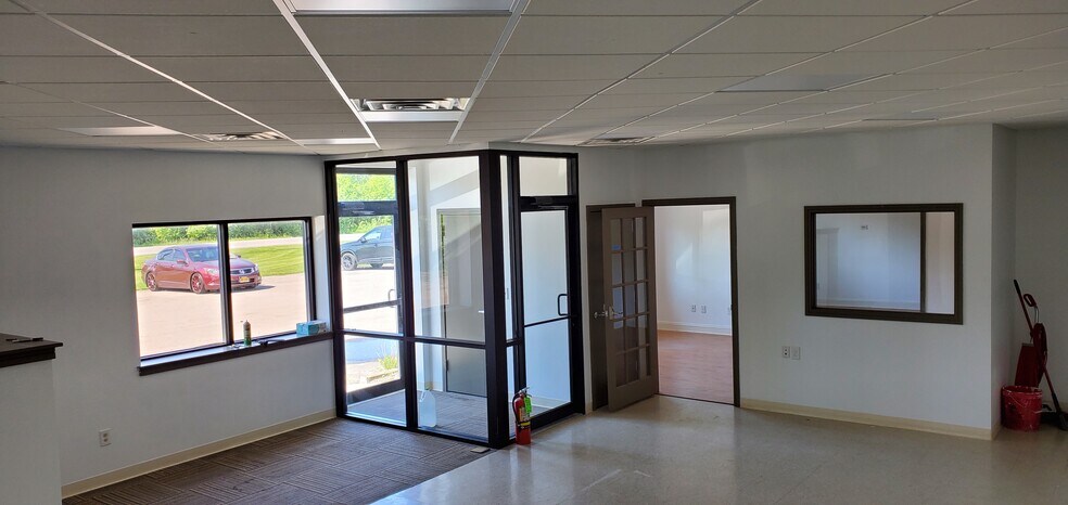More Photos Of 500 Trolley Blvd, Rochester Manufacturing For Sale