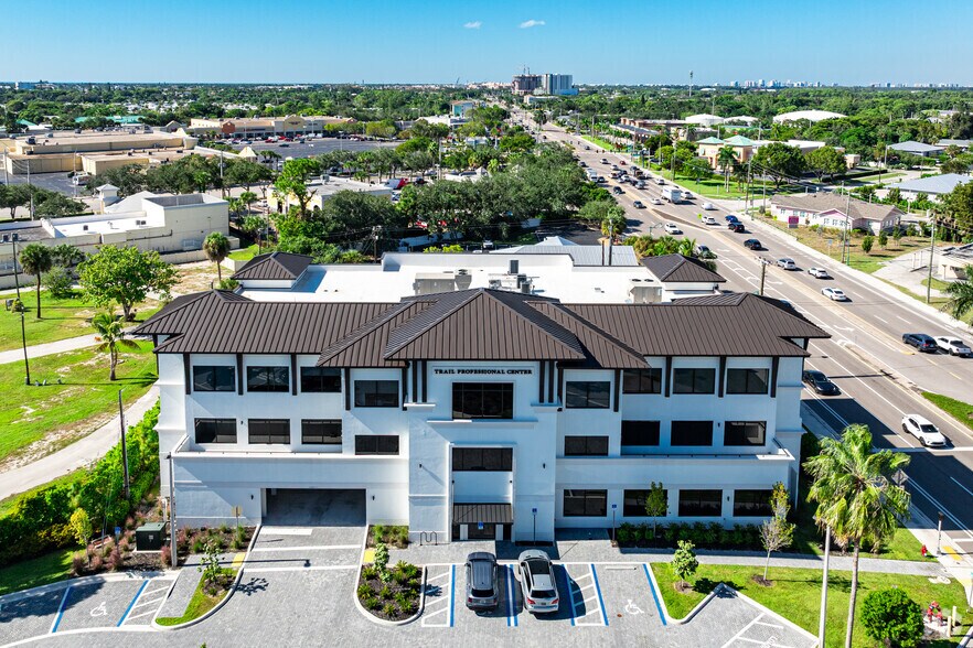 More Photos Of 3080 Tamiami Trl E, Naples Coworking Space