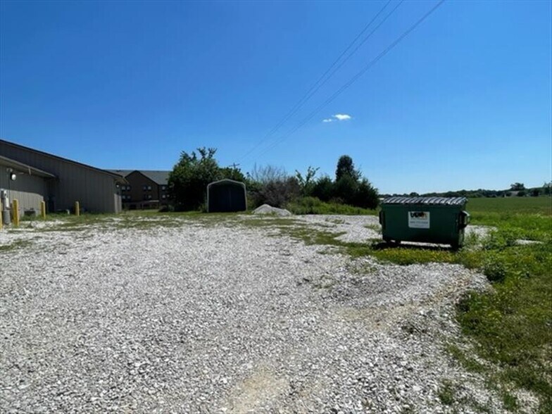 More Photos Of 2005 N Missouri St, Macon Office Residential For Sale