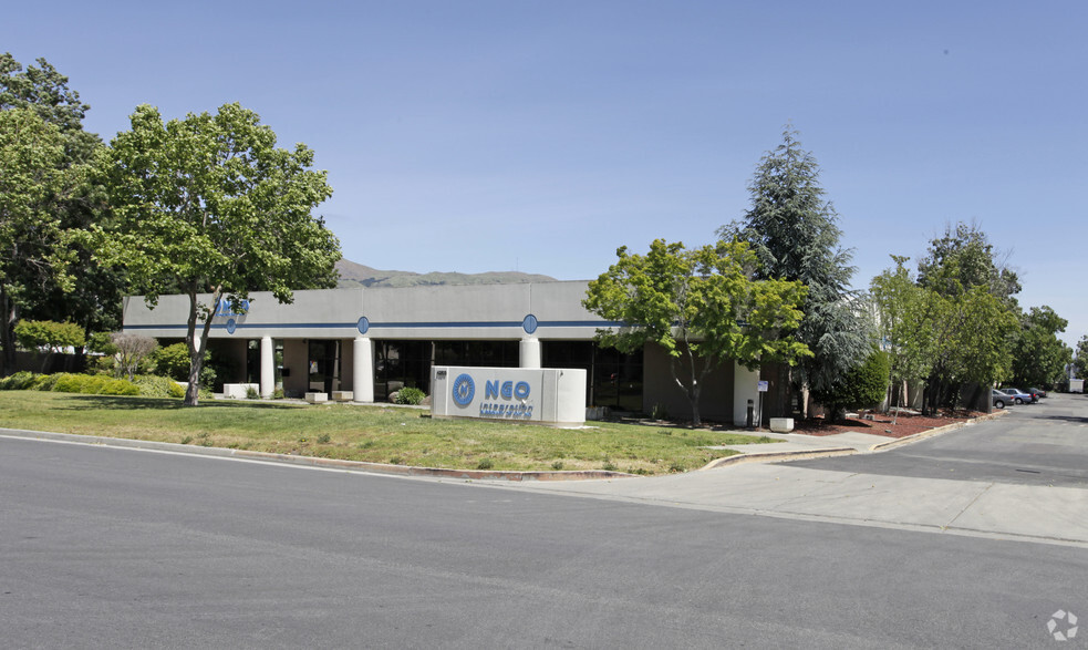 Primary Photo Of 4273 Solar Way, Fremont Manufacturing For Sale