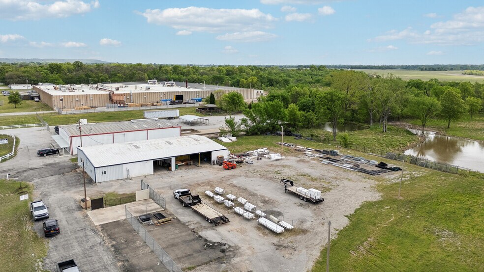 More Photos Of 4151 N Wood Dr, Okmulgee Service For Sale