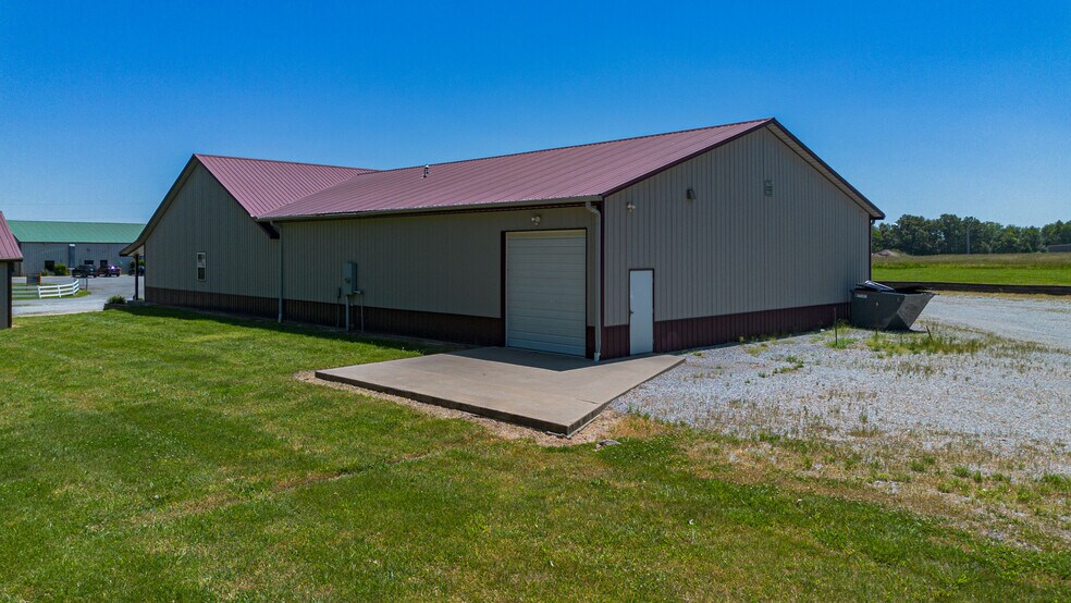 More Photos Of 71 Commerce St, Hickory Supermarket For Sale