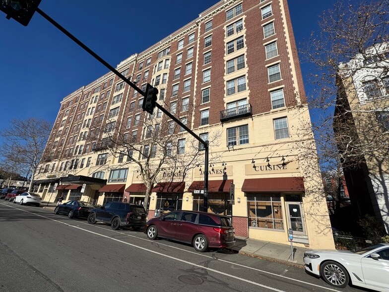 More Photos Of 1284 Beacon St, Brookline Apartments For Lease