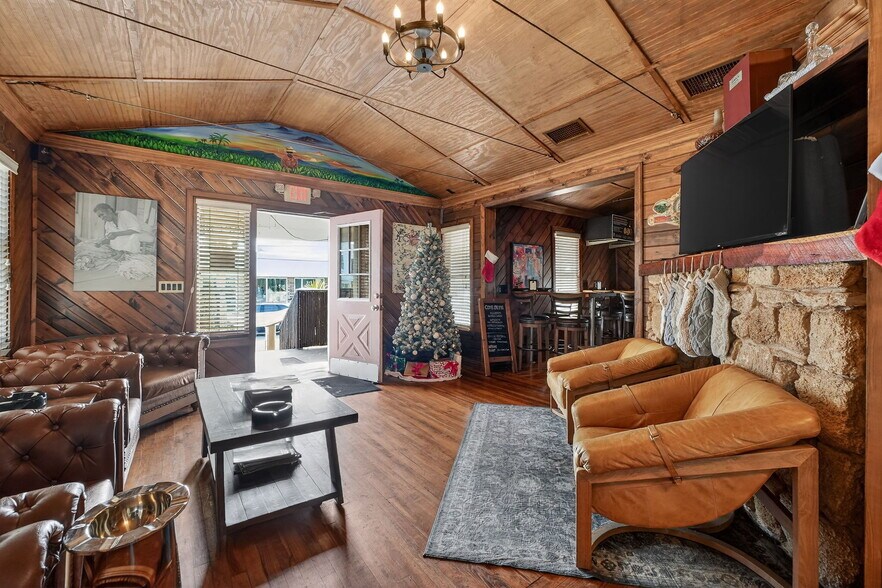 More Photos Of 314 Flagler Ave, New Smyrna Beach Storefront For Sale