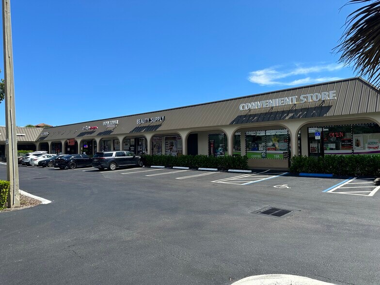 More Photos Of 1550 N Federal Hwy, Boynton Beach General Retail For Lease