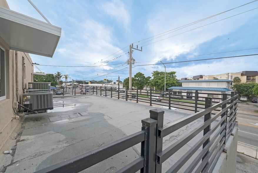 More Photos Of 11911 W Dixie Hwy, Miami Lodge Meeting Hall For Sale
