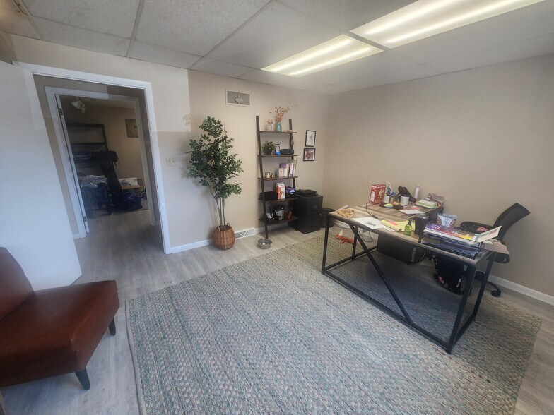 More Photos Of 936 W Greenfield Ave, Milwaukee Freestanding For Sale