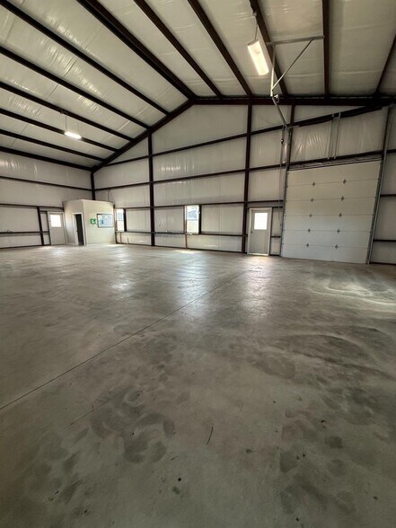 More Photos Of 30307 Ranch Road 12, Dripping Springs Warehouse For Lease