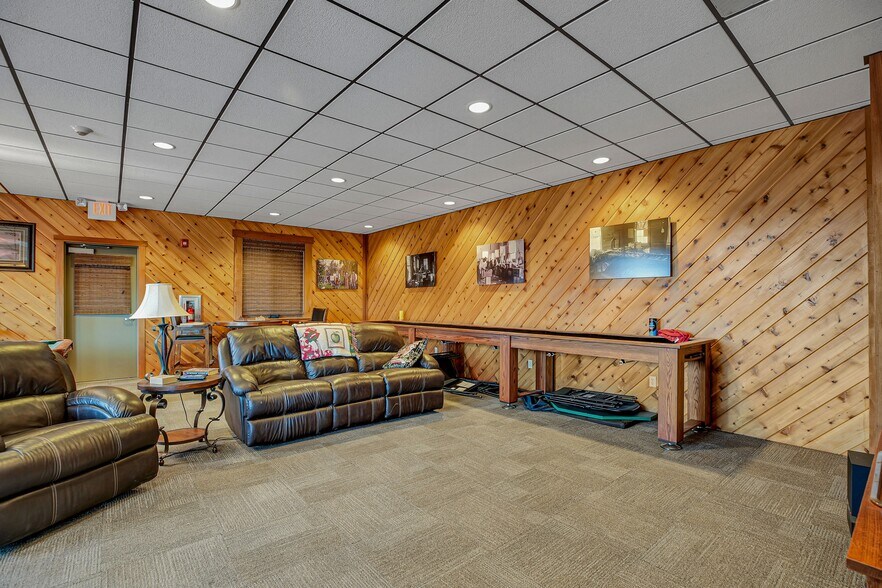 More Photos Of Stadelman, Hood River Industrial For Sale