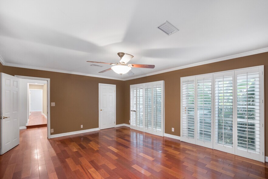 More Photos Of 801 W Whittier Blvd, La Habra Storefront Retail Residential For Sale