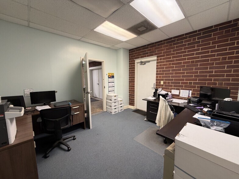 More Photos Of 3525 Centre Cir, Fort Mill Light Distribution For Sale