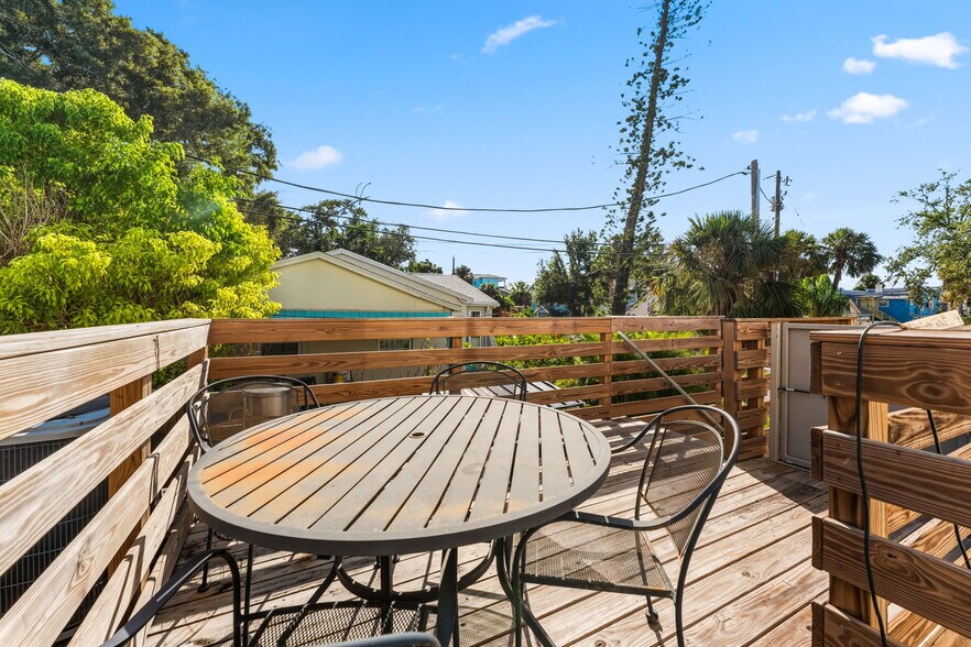 More Photos Of 3062 Beach Blvd S, Gulfport Freestanding For Sale