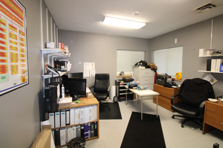More Photos Of 5640 44th Ave S, Clinton Office For Sale