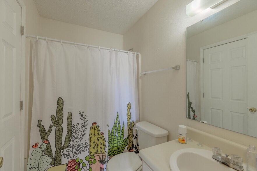 More Photos Of 5646 Cyanamid Rd, Milton Apartments For Sale