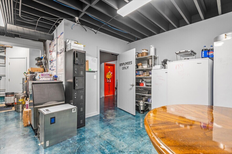 More Photos Of 622 SE Frank Phillips Blvd, Bartlesville Restaurant For Sale