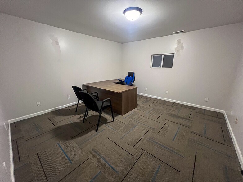 More Photos Of 410 Broadway Ave, South Roxana Office For Lease