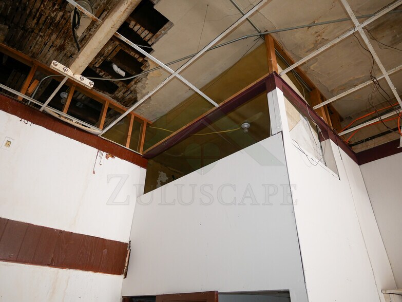 More Photos Of 112 S Anderson St, Elwood Storefront Retail Office For Lease